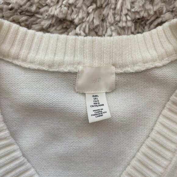 H&M Knit V-Neck Dress - Picture 6 of 8